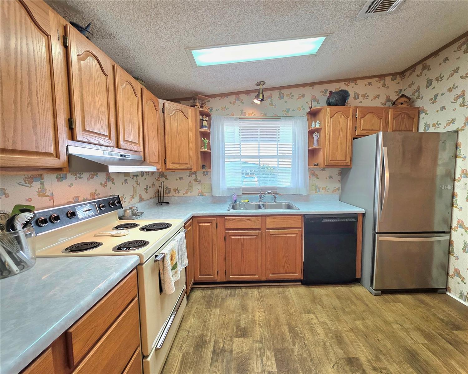 LAKE BETMAR ESTS UNITS 3-4-5 - Residential