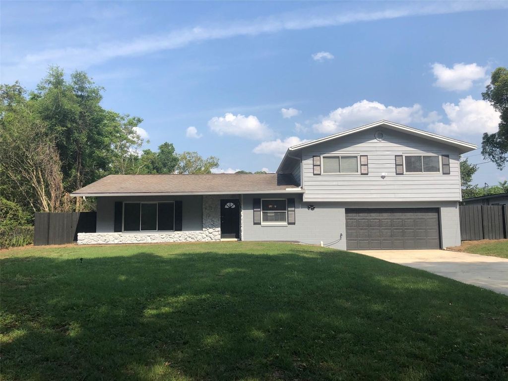 Photo of 303 Earl Street, Longwood, FL 32750 (MLS # O6354343)