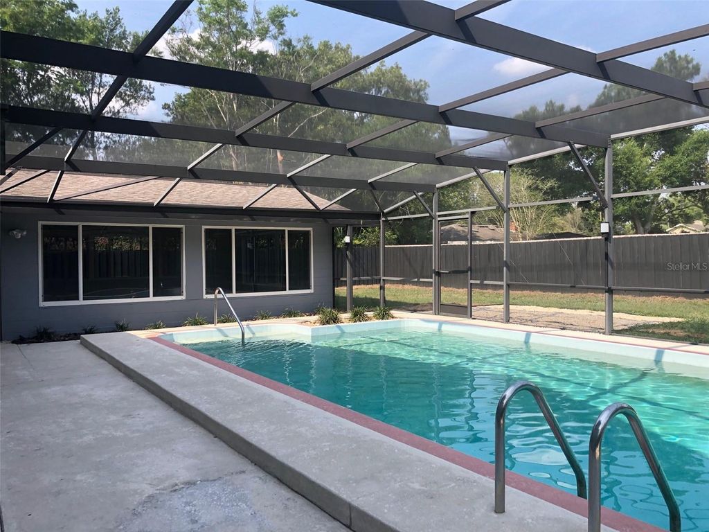 Photo of 303 Earl Street, Longwood, FL 32750 (MLS # O6354343)