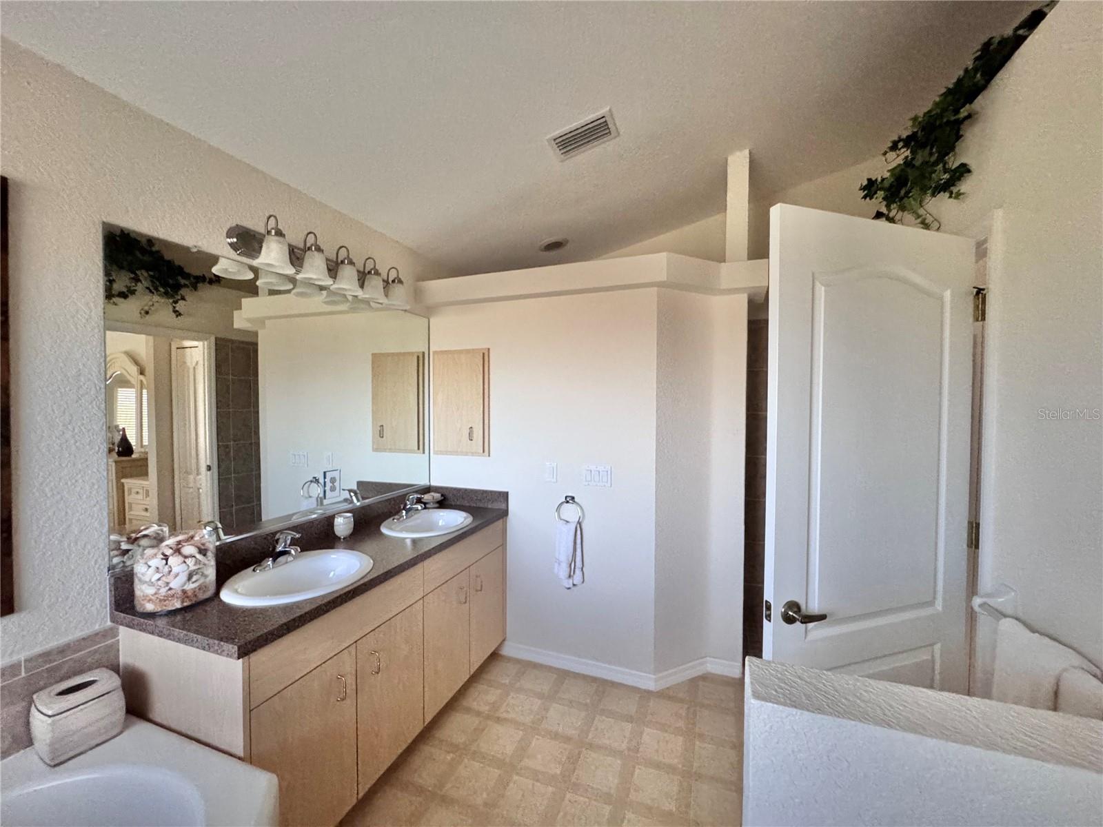 PORT CHARLOTTE L SEC 58 - Residential Lease