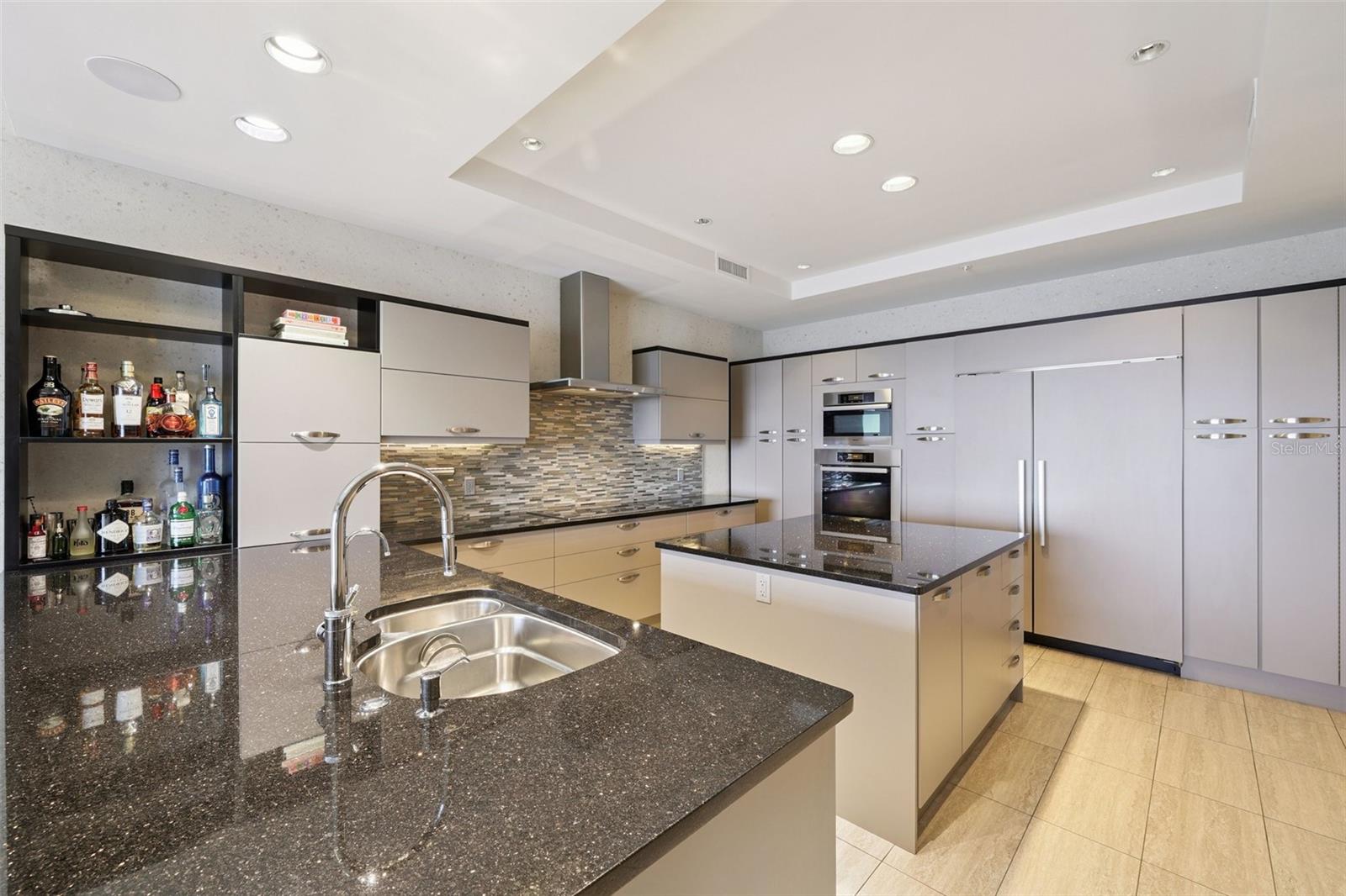THE RESIDENCES - Residential