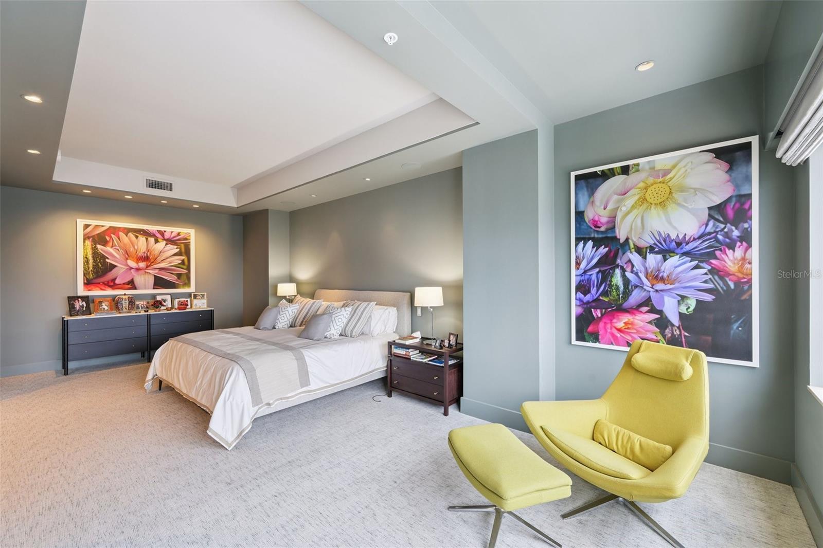 THE RESIDENCES - Residential