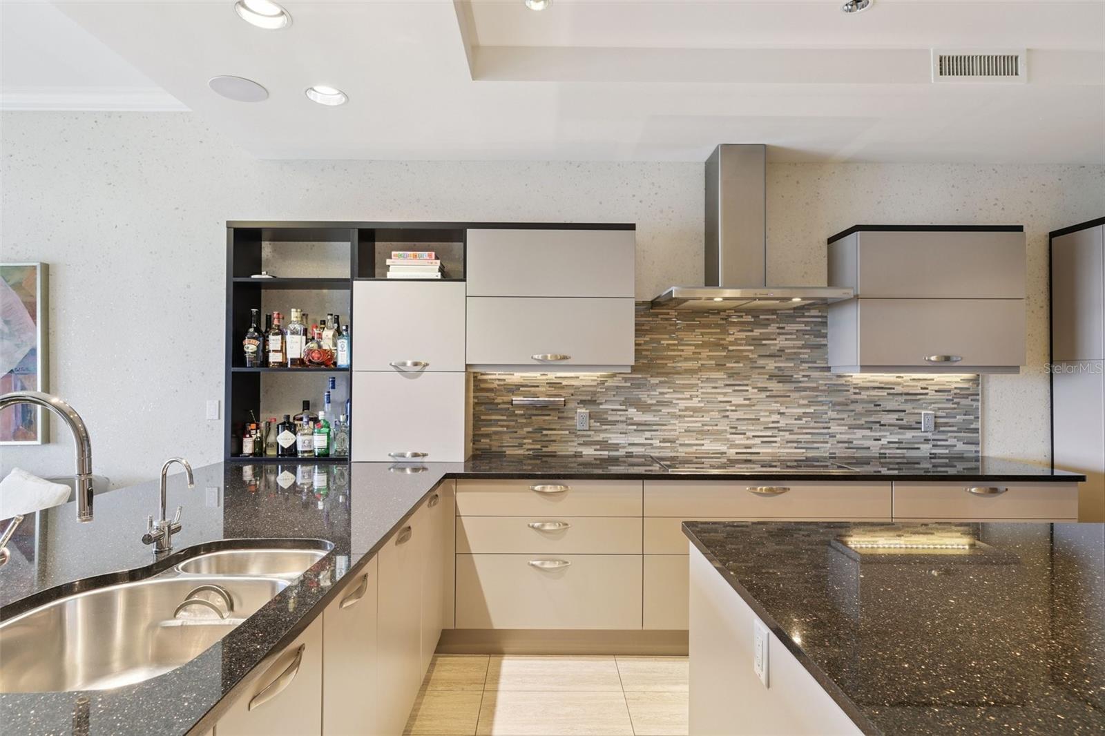 THE RESIDENCES - Residential
