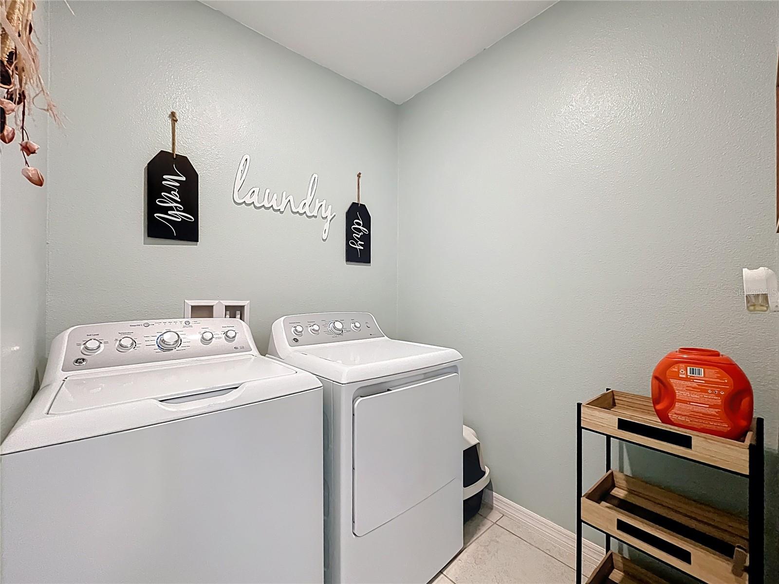 KNIGHT LAKE ESTATES - Residential