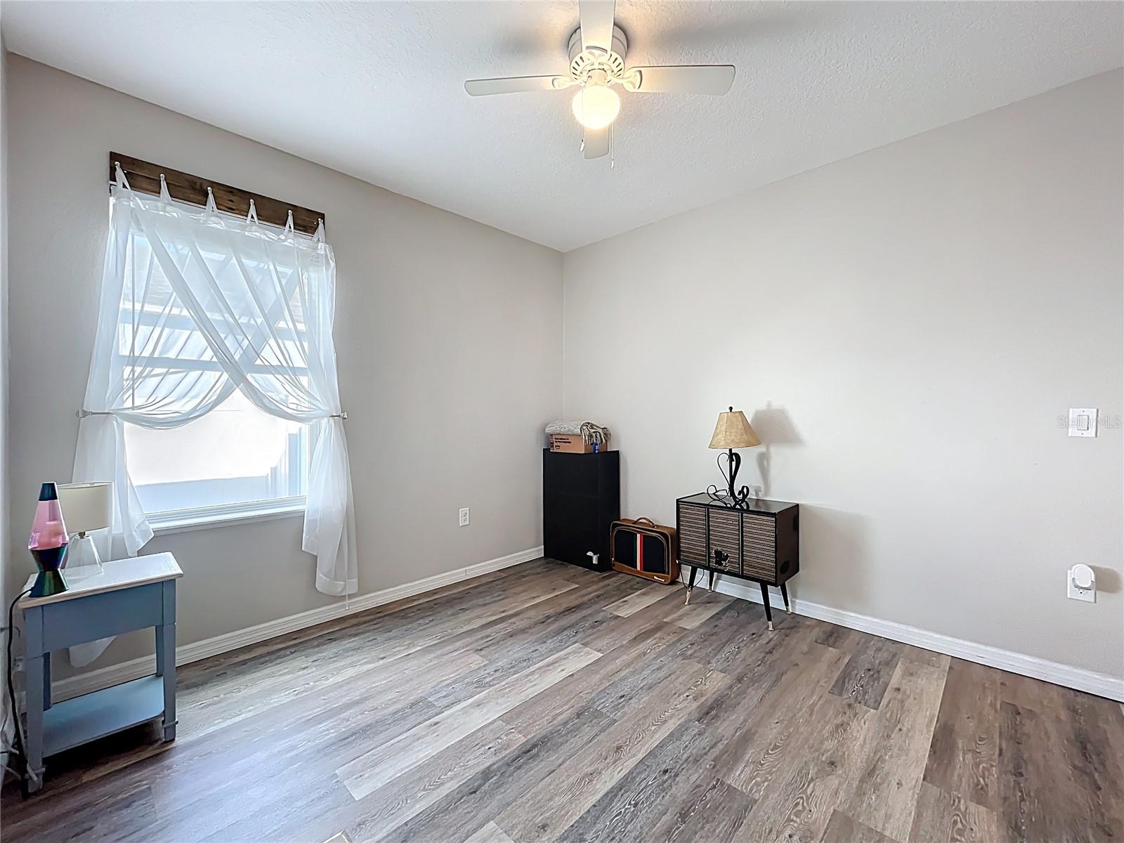 KNIGHT LAKE ESTATES - Residential