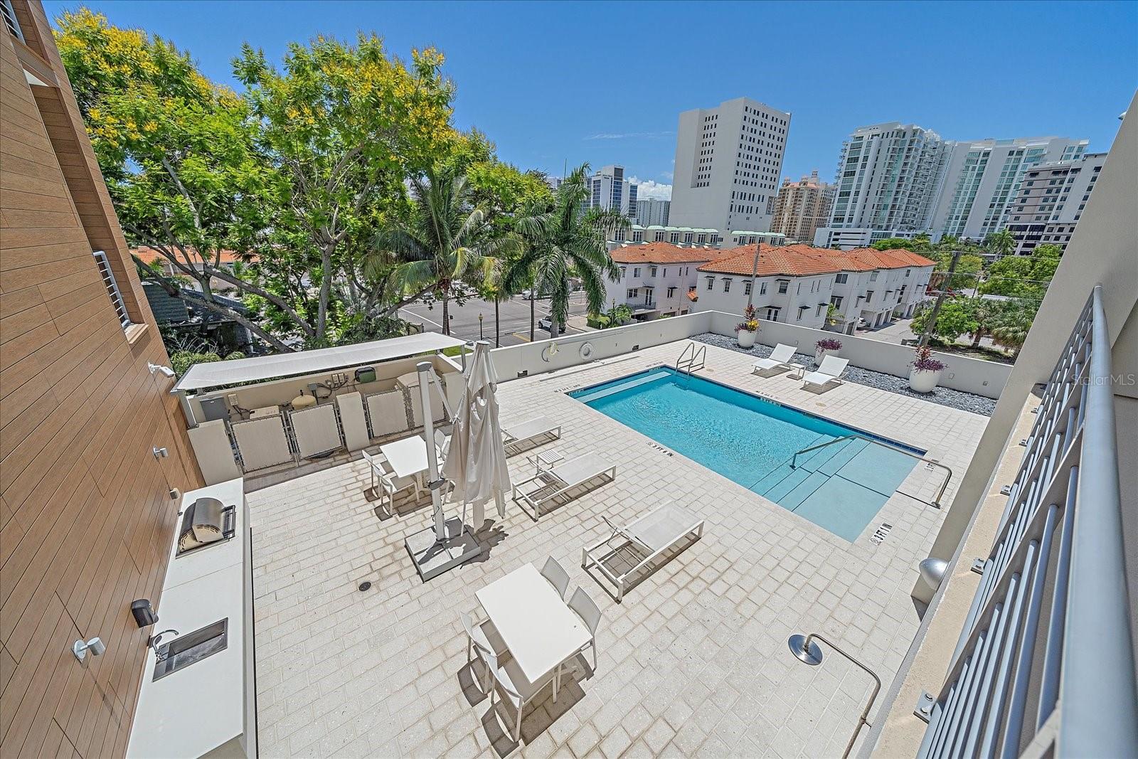 332 COCOANUT CONDOMINIUM - Residential