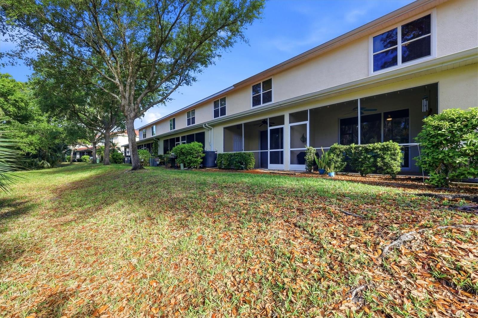 TOWNS AT LAKESIDE - Residential