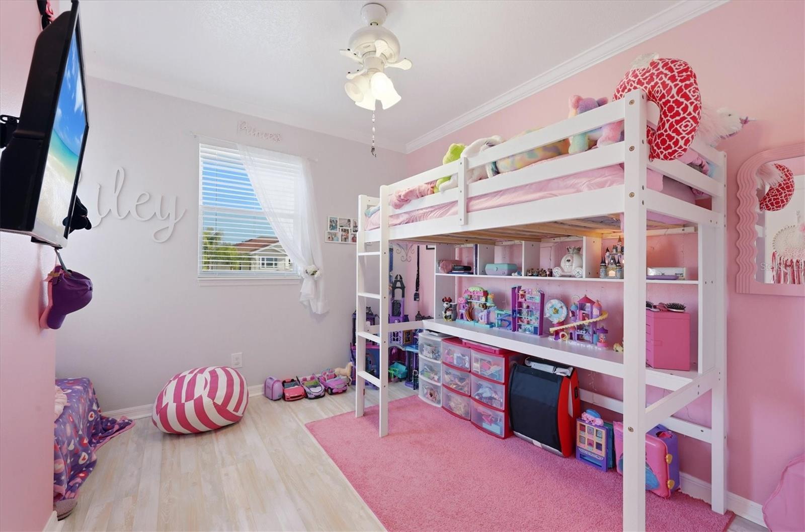 TOWNS AT LAKESIDE - Residential