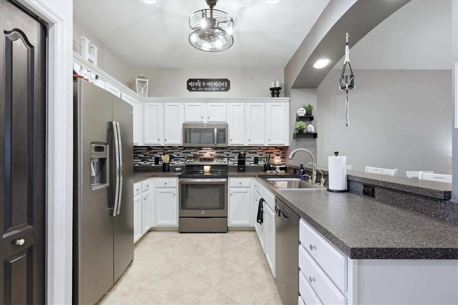 TOWNS AT LAKESIDE - Residential