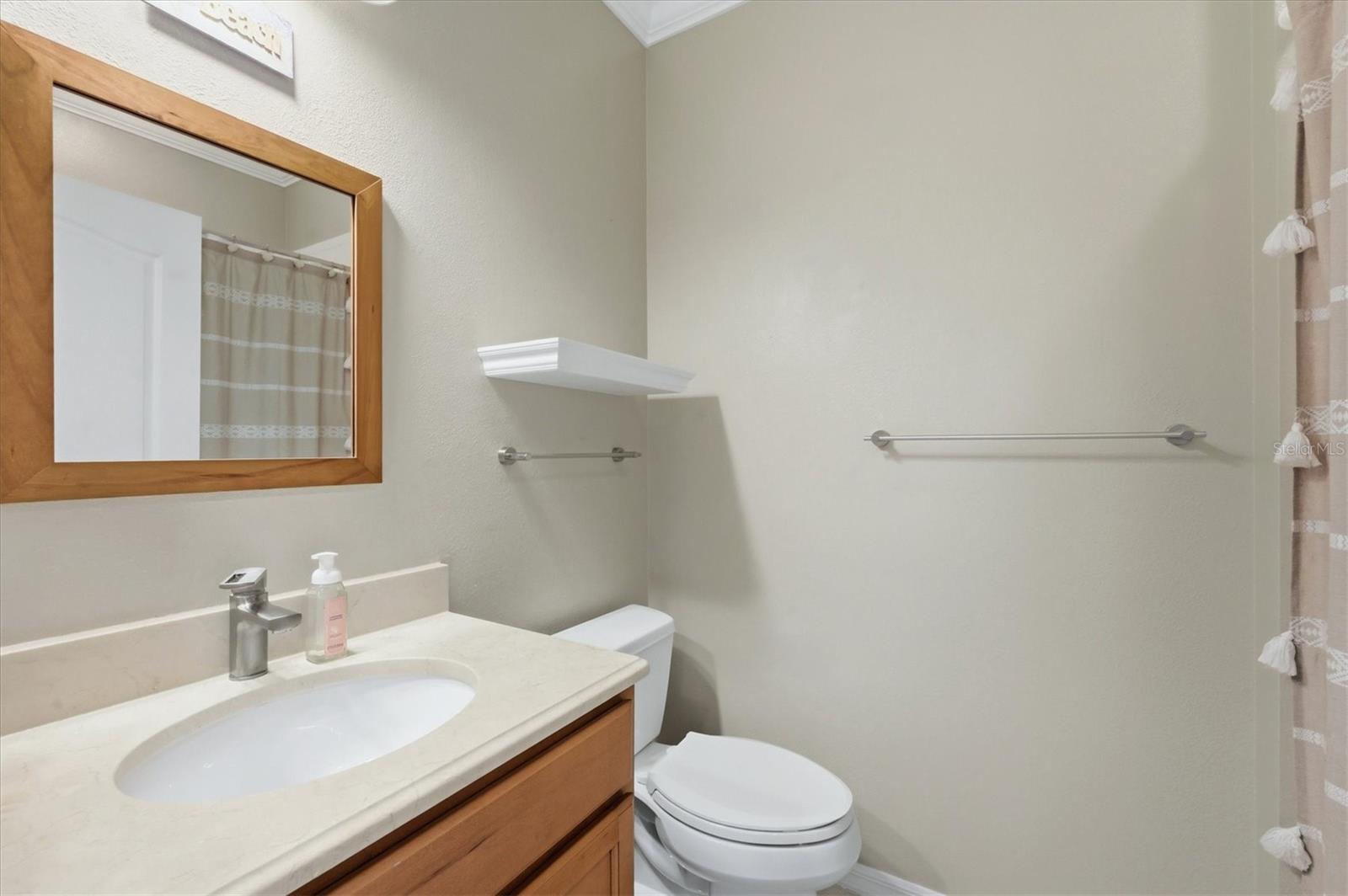 TOWNS AT LAKESIDE - Residential