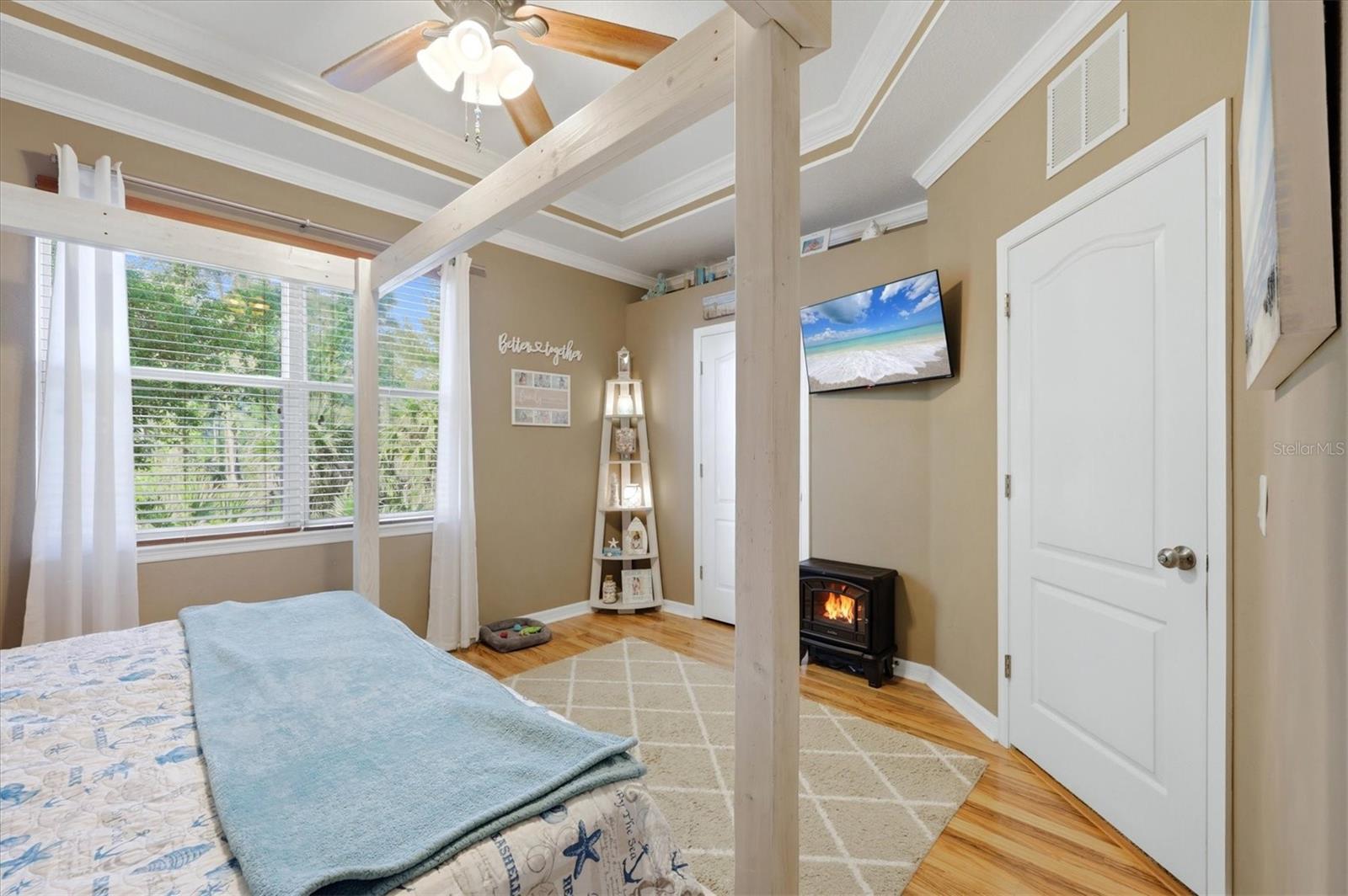 TOWNS AT LAKESIDE - Residential