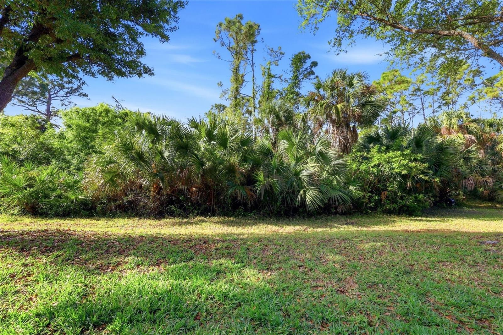 TOWNS AT LAKESIDE - Residential