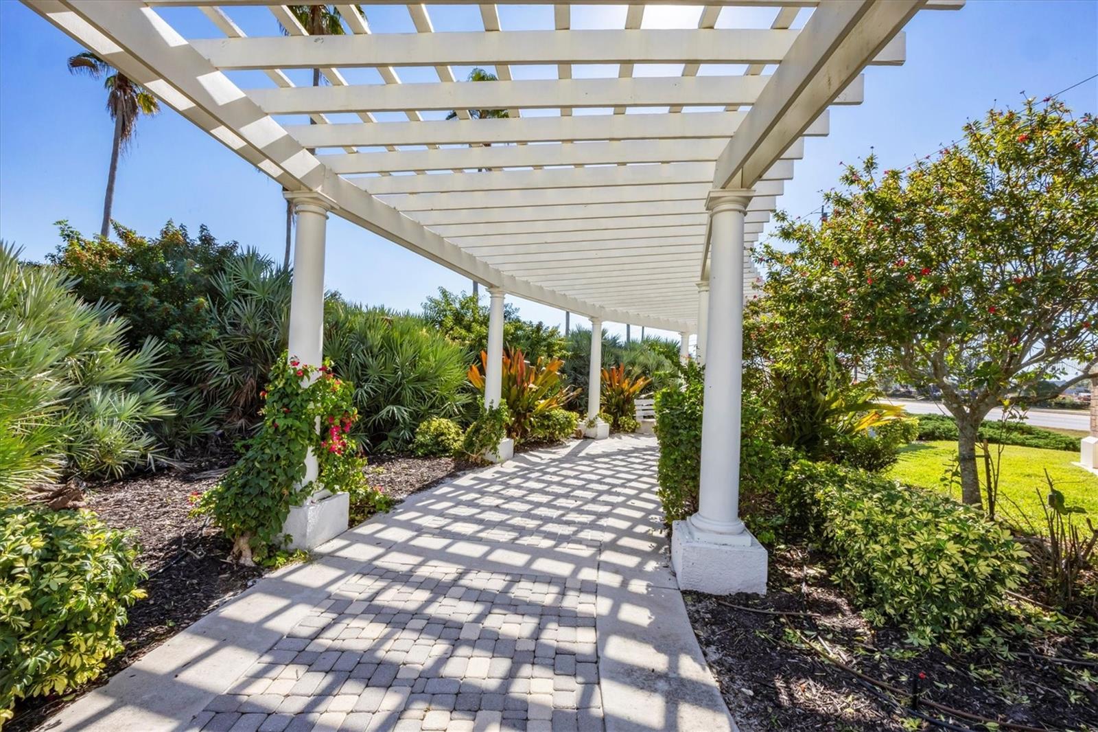 TOWNS AT LAKESIDE - Residential