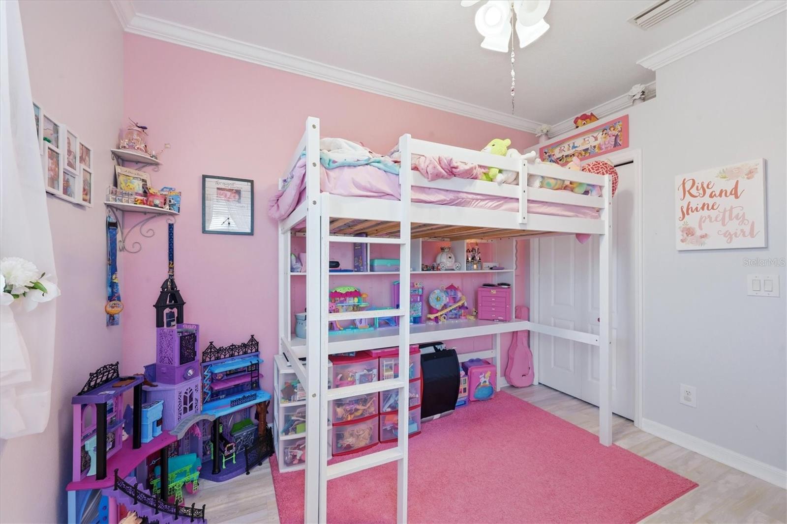 TOWNS AT LAKESIDE - Residential