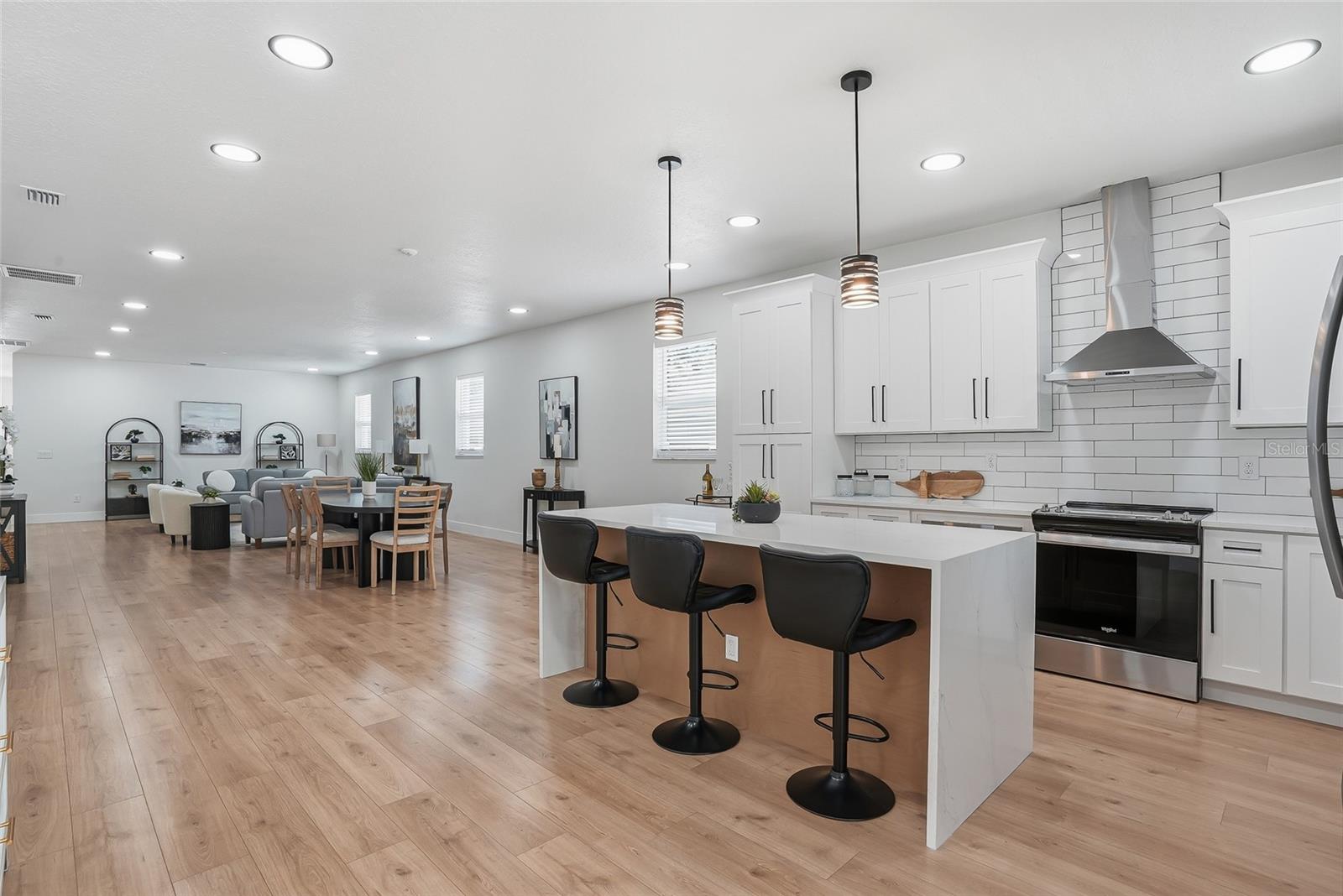 MENDELS RESUB OF BLOC - Residential