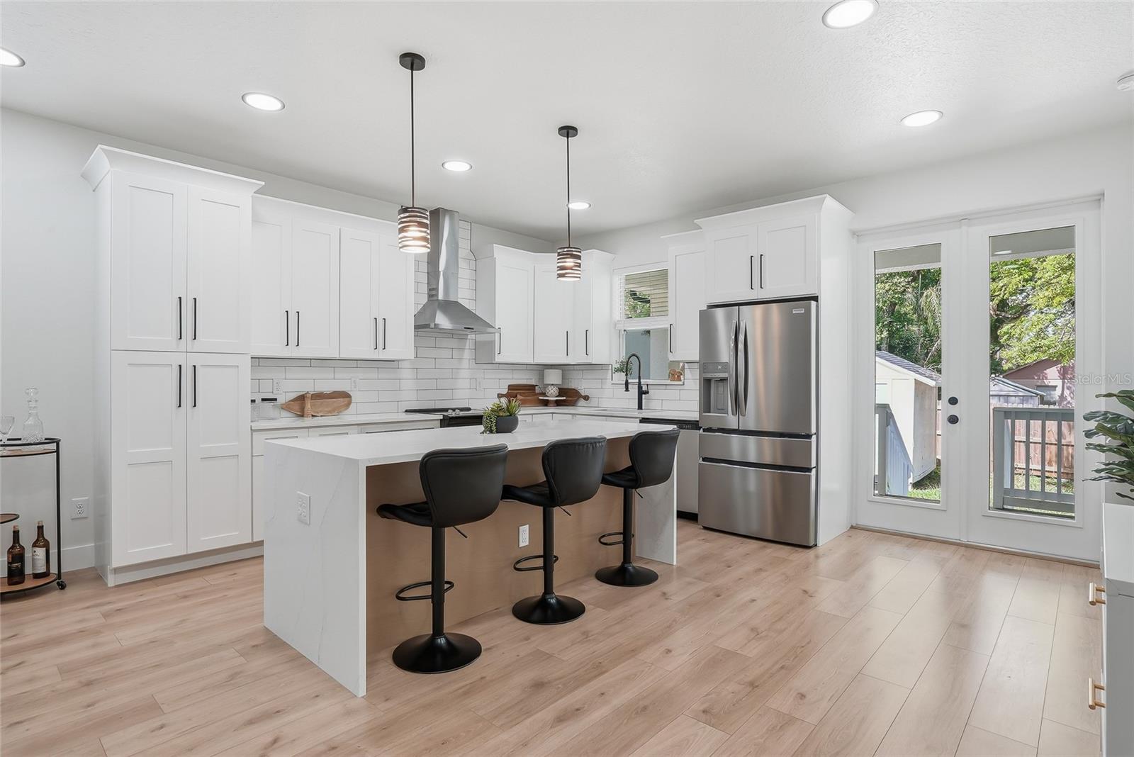 MENDELS RESUB OF BLOC - Residential