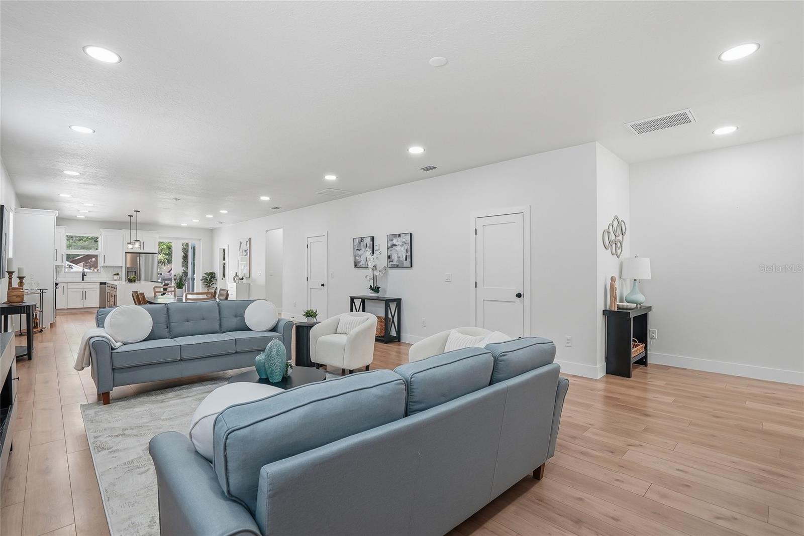 MENDELS RESUB OF BLOC - Residential