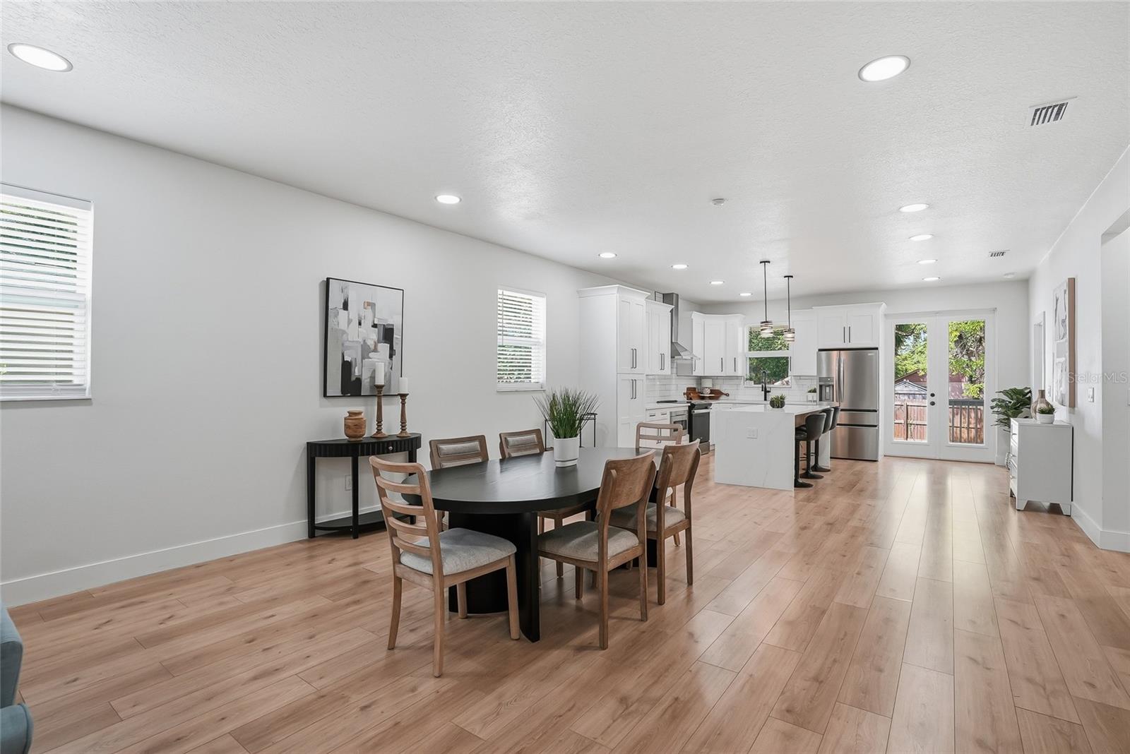 MENDELS RESUB OF BLOC - Residential