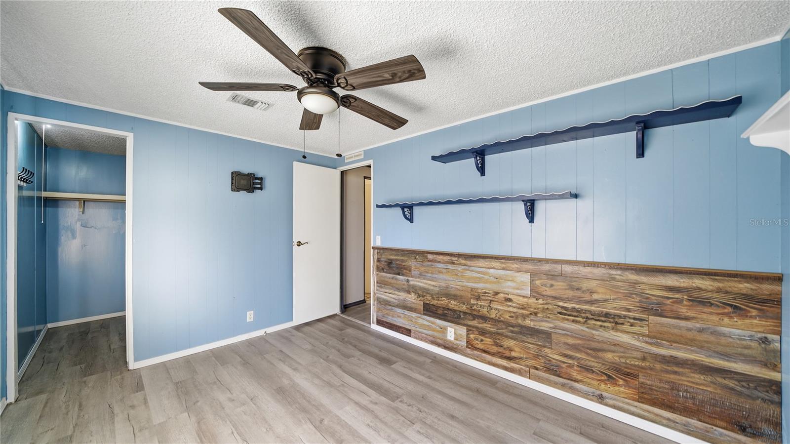 DE LEON MANORS - Residential