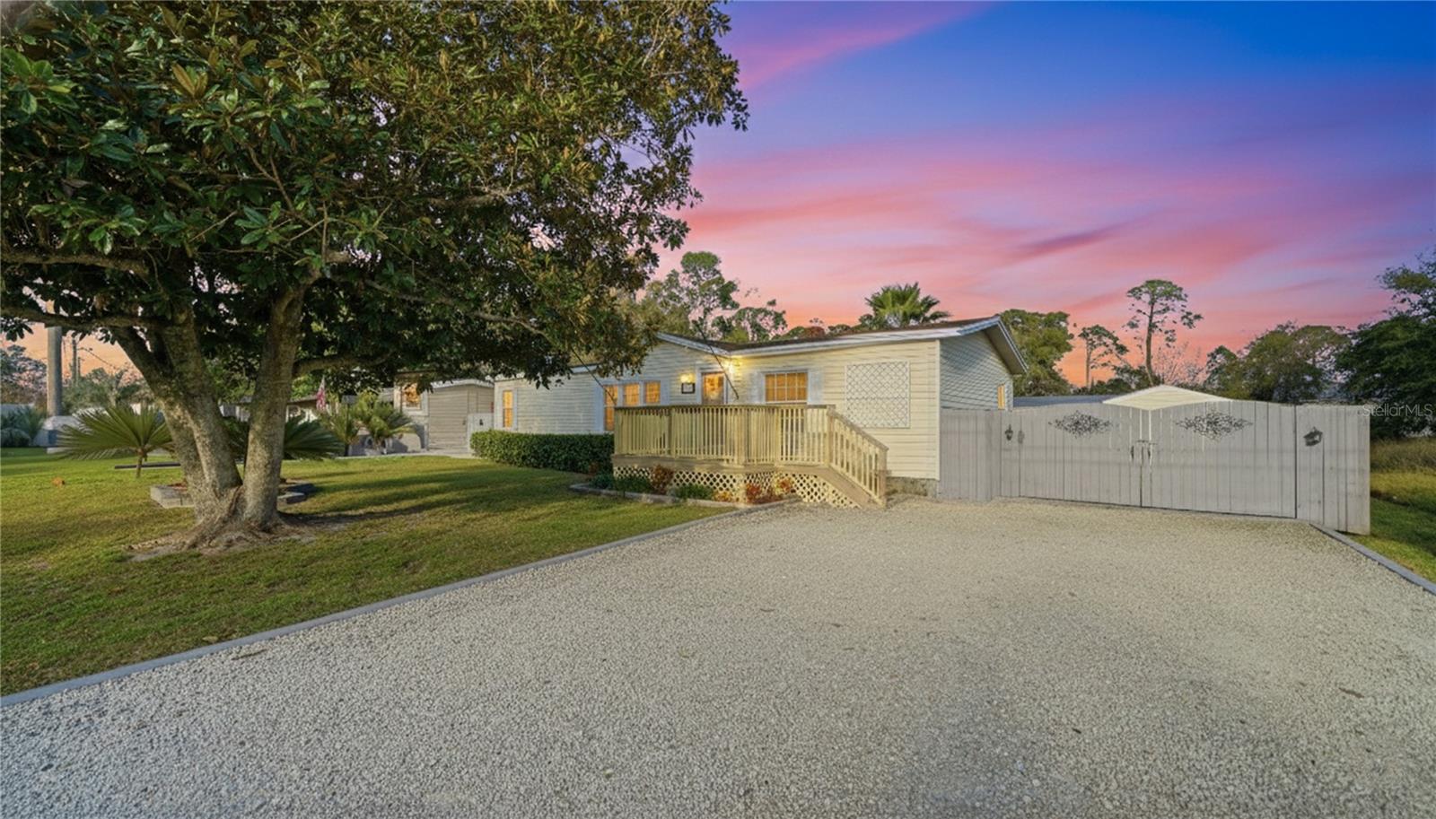 DE LEON MANORS - Residential