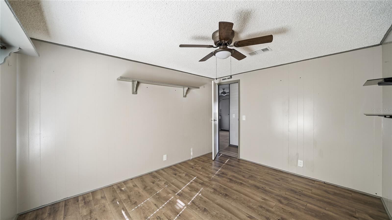 DE LEON MANORS - Residential