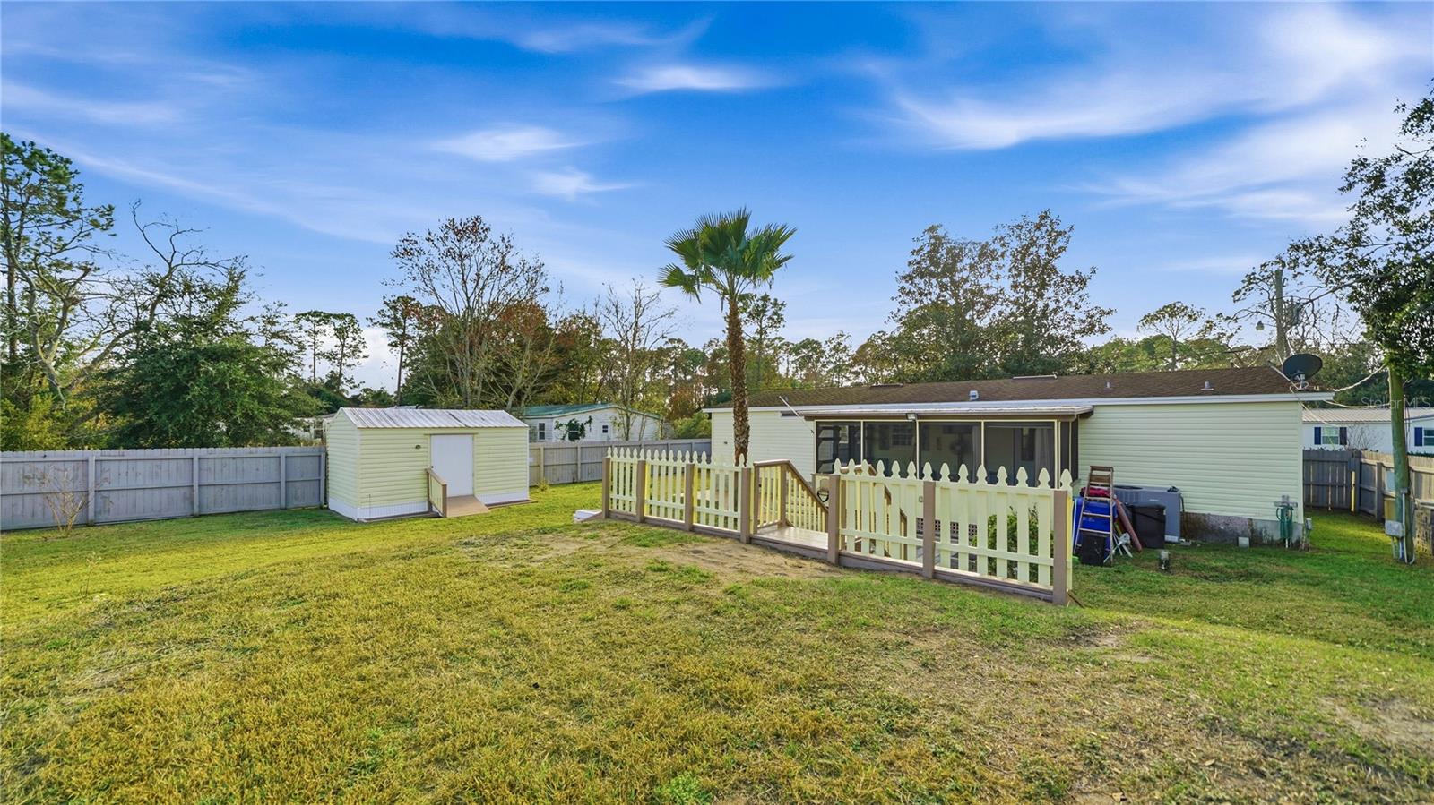 DE LEON MANORS - Residential