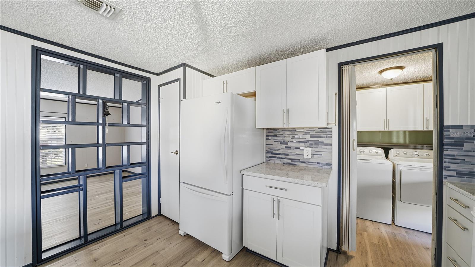 DE LEON MANORS - Residential