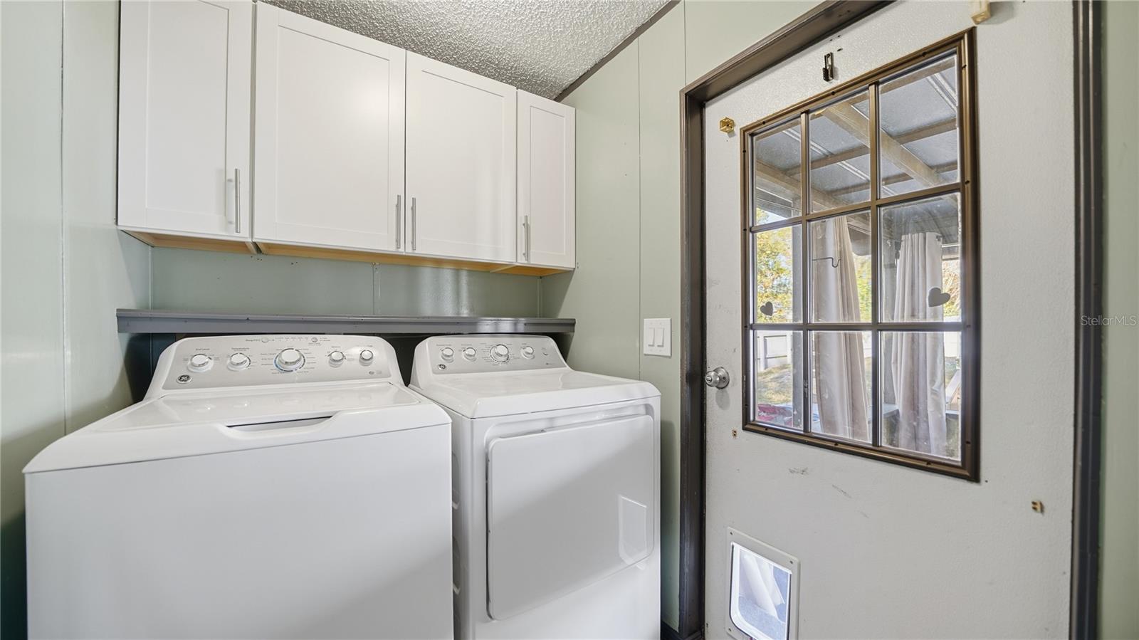 DE LEON MANORS - Residential