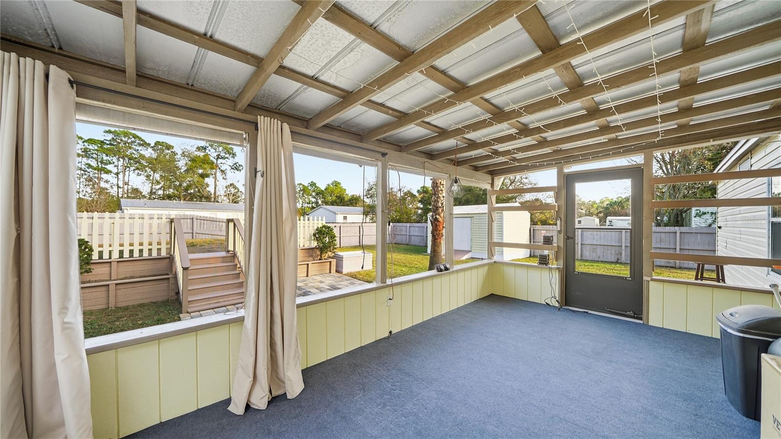 DE LEON MANORS - Residential