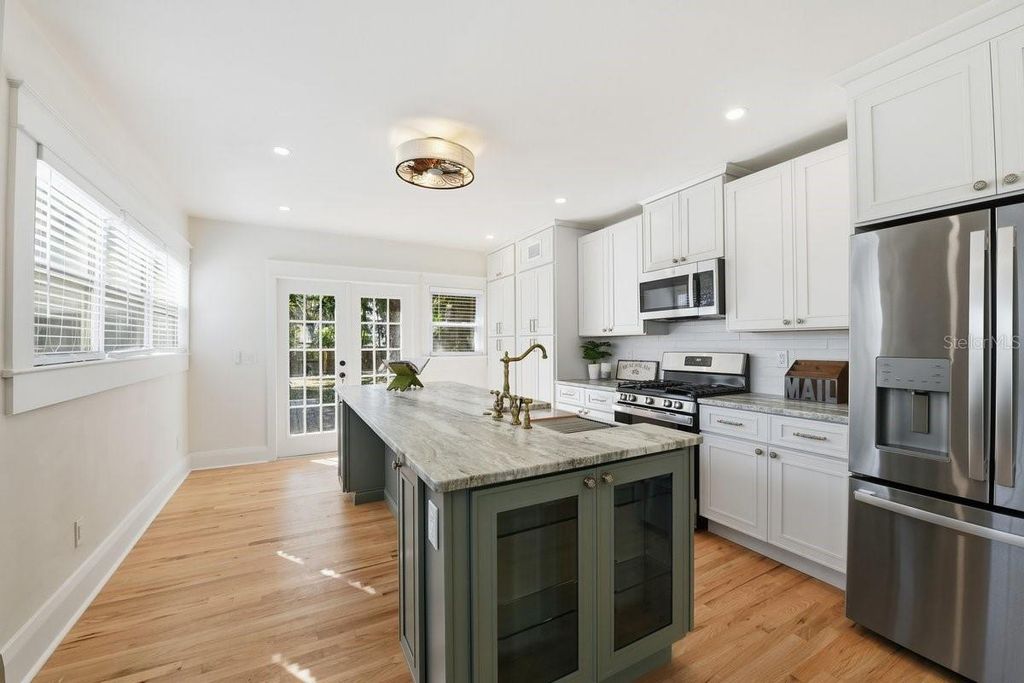 Photo of 1004 W Charter Street, Tampa, FL 33602 (MLS # TB8460436)