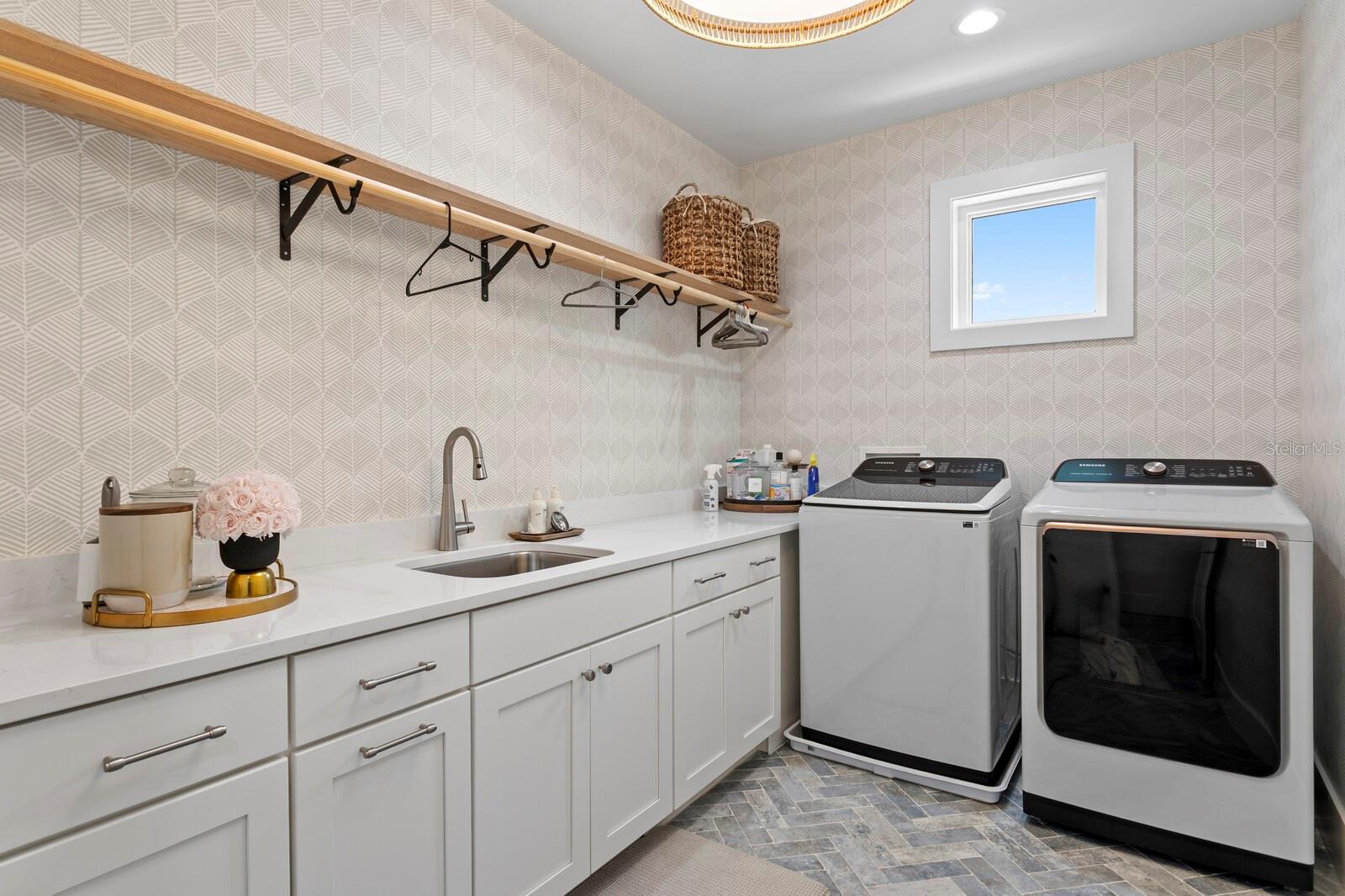 HENDERSON BEACH - Residential