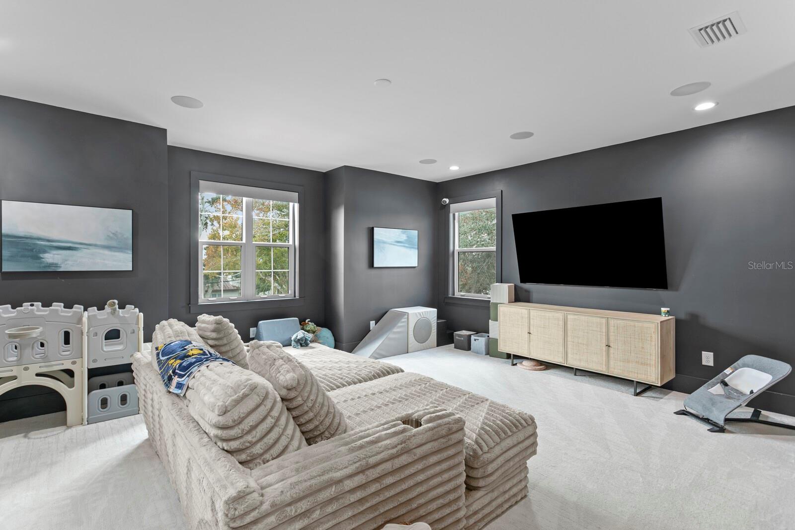 HENDERSON BEACH - Residential