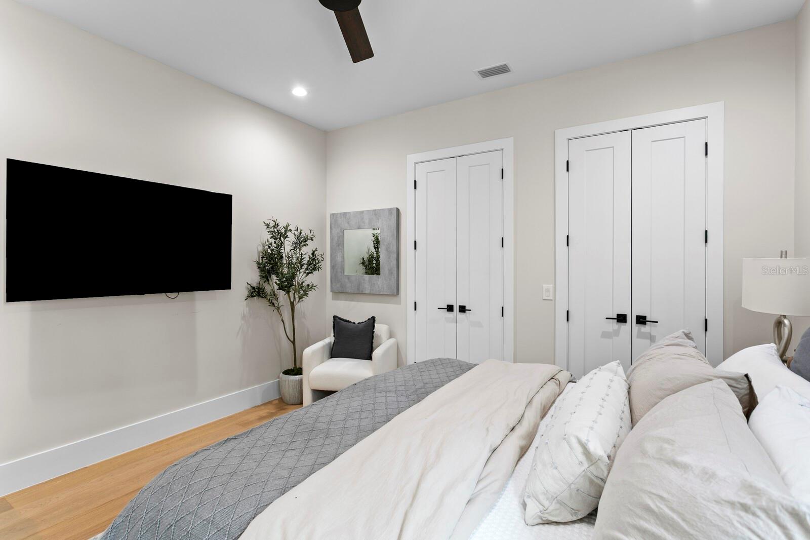 HENDERSON BEACH - Residential