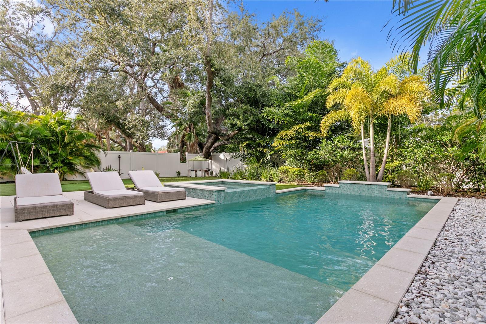 HENDERSON BEACH - Residential