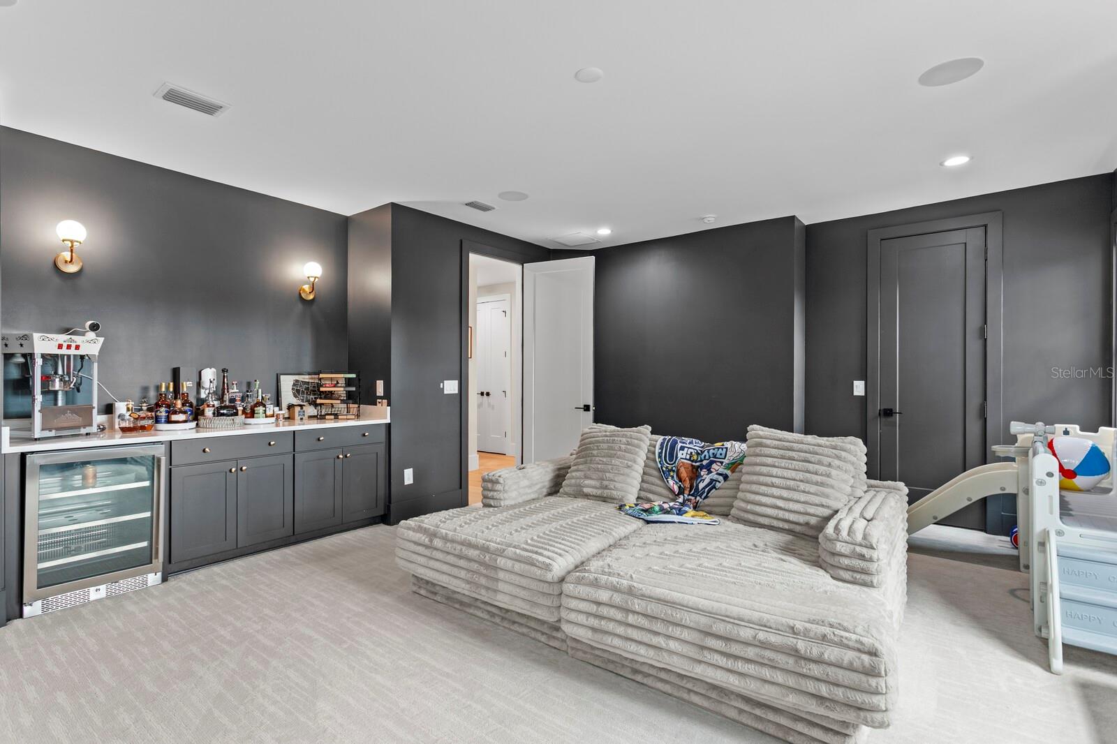 HENDERSON BEACH - Residential