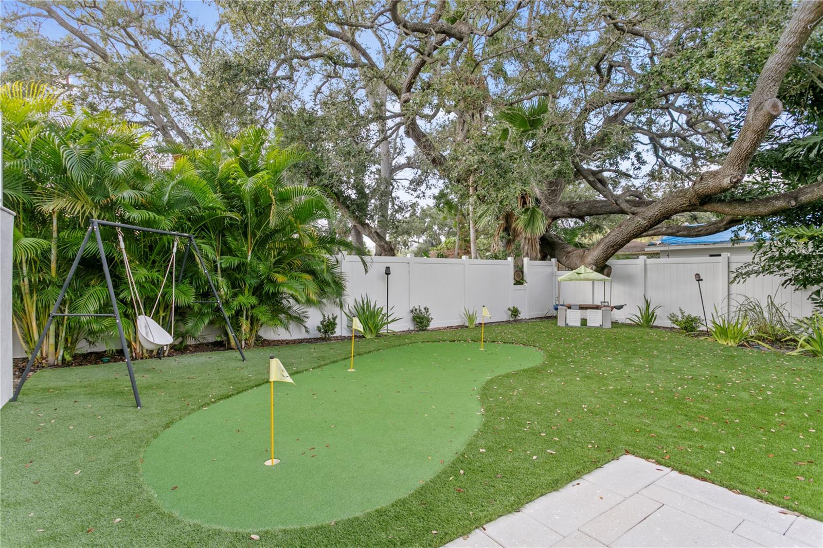 HENDERSON BEACH - Residential