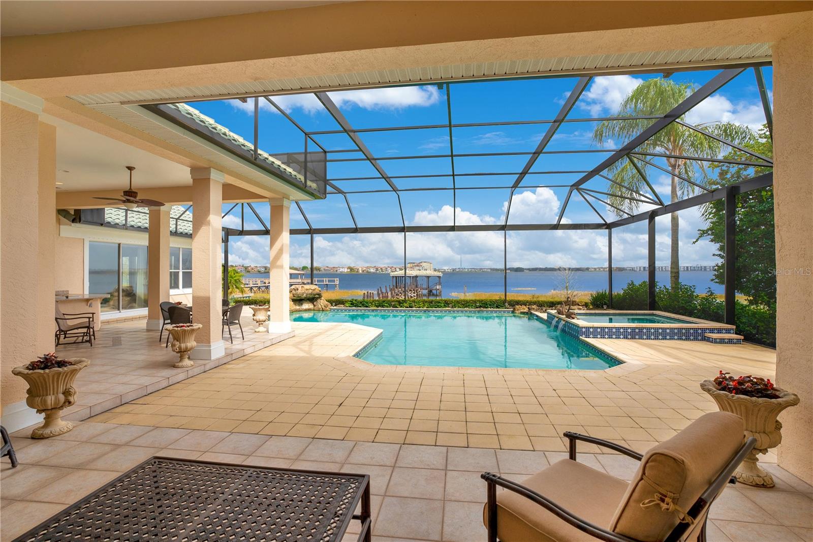 ESTS AT PHILLIPS LANDING DR PHILLIPS FL - Residential