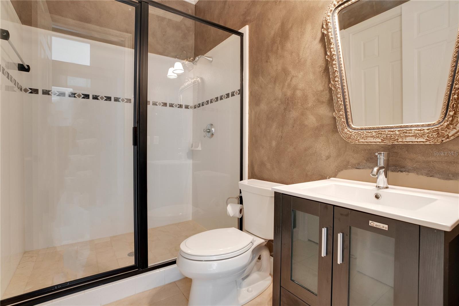 ESTS AT PHILLIPS LANDING DR PHILLIPS FL - Residential