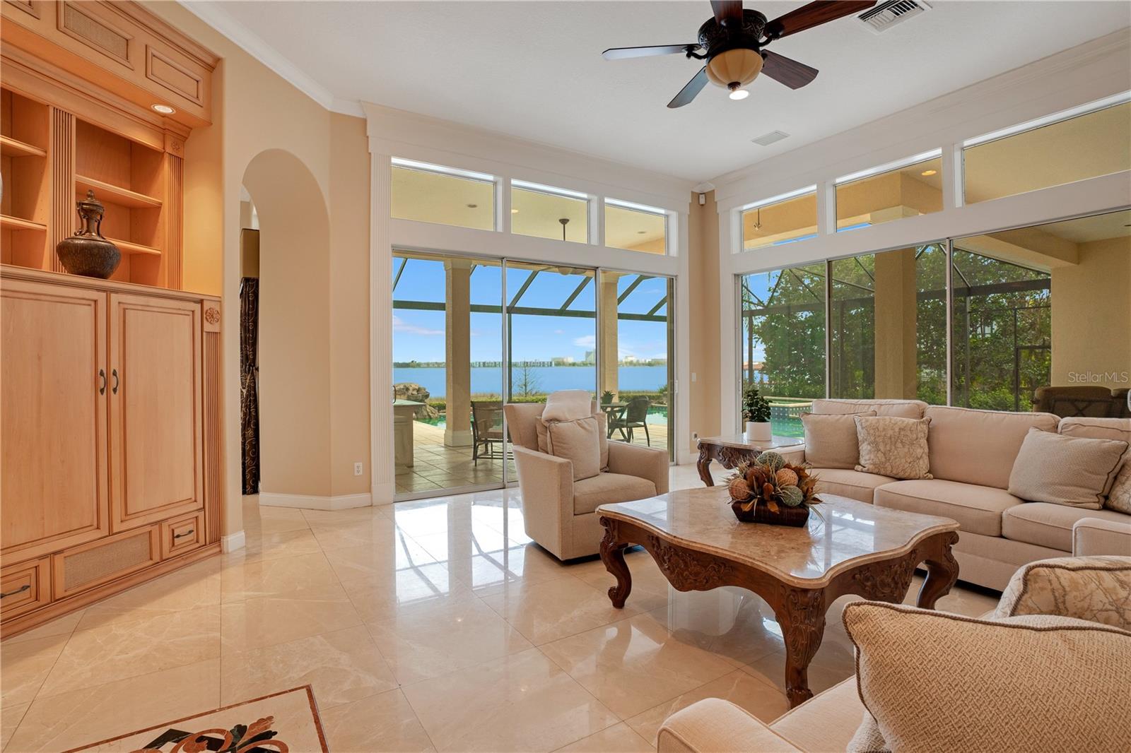 ESTS AT PHILLIPS LANDING DR PHILLIPS FL - Residential