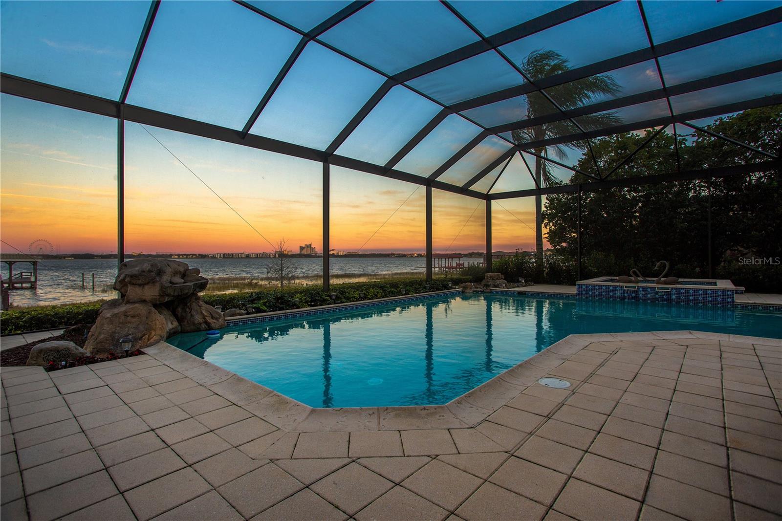 ESTS AT PHILLIPS LANDING DR PHILLIPS FL - Residential