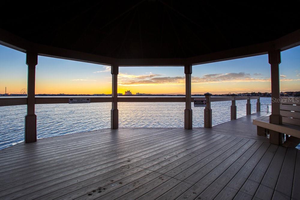 ESTS AT PHILLIPS LANDING DR PHILLIPS FL - Residential