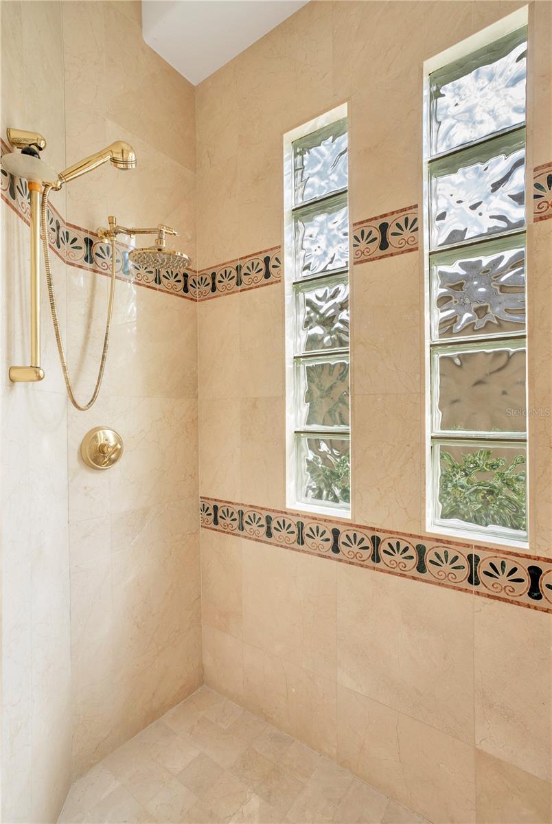 ESTS AT PHILLIPS LANDING DR PHILLIPS FL - Residential