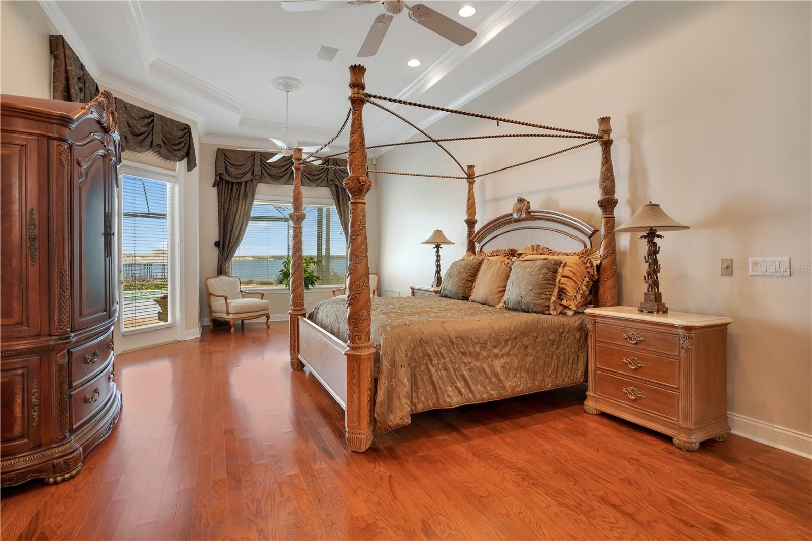 ESTS AT PHILLIPS LANDING DR PHILLIPS FL - Residential