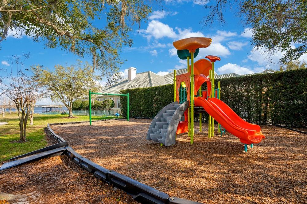 ESTS AT PHILLIPS LANDING DR PHILLIPS FL - Residential