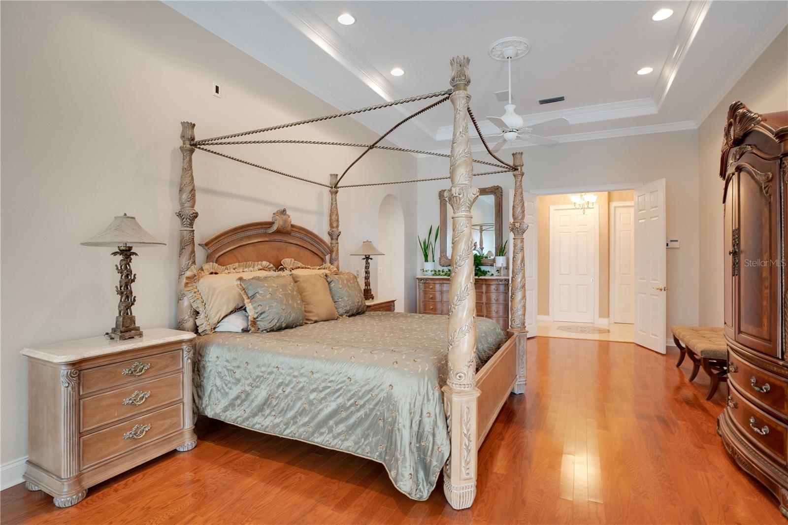 ESTS AT PHILLIPS LANDING DR PHILLIPS FL - Residential