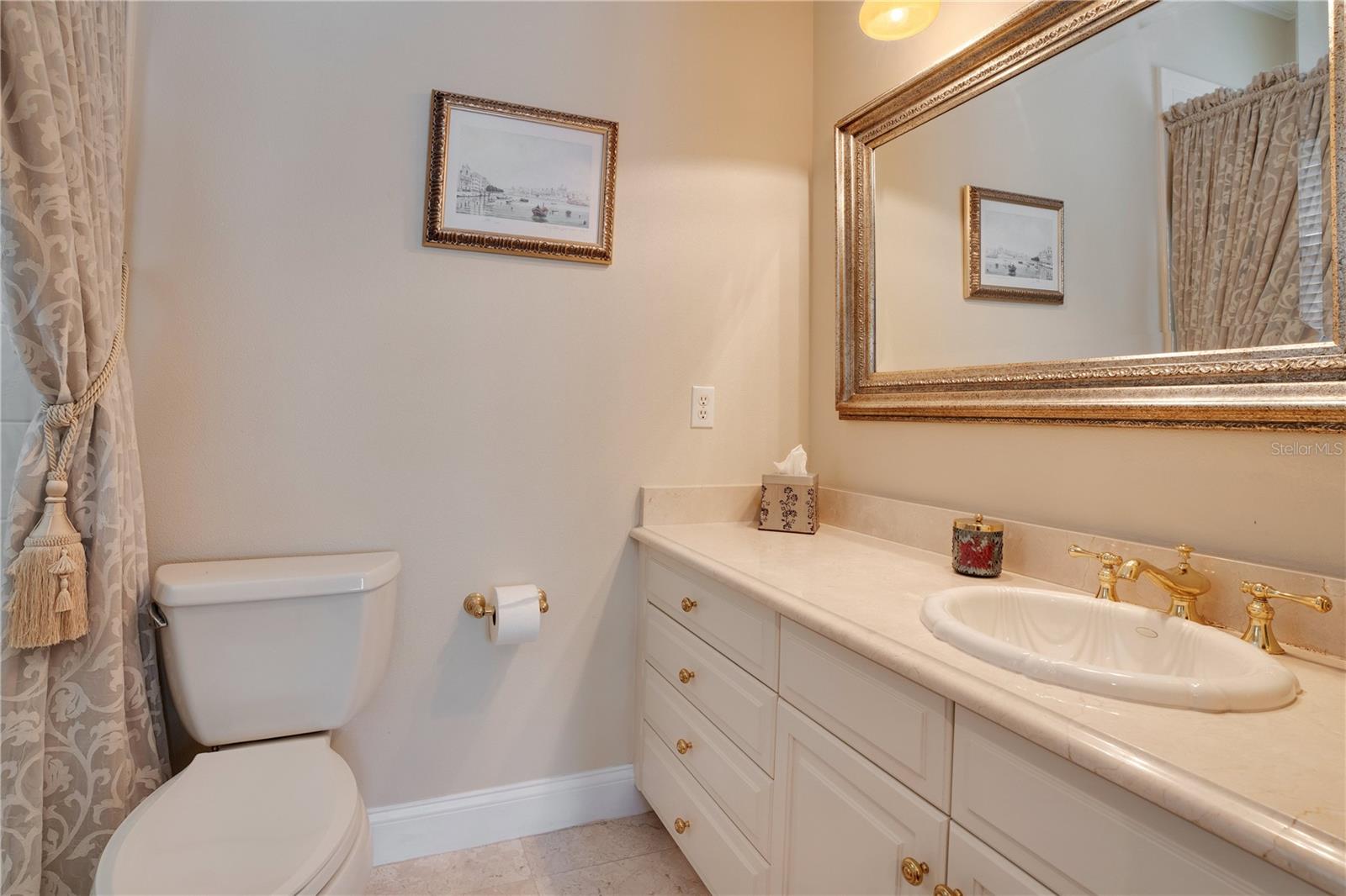 ESTS AT PHILLIPS LANDING DR PHILLIPS FL - Residential