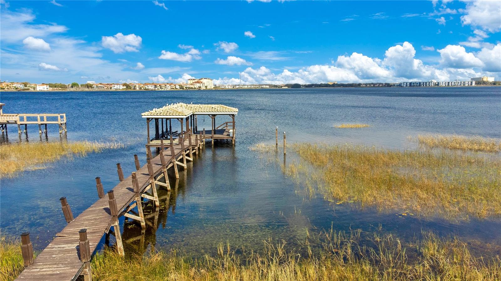 ESTS AT PHILLIPS LANDING DR PHILLIPS FL - Residential