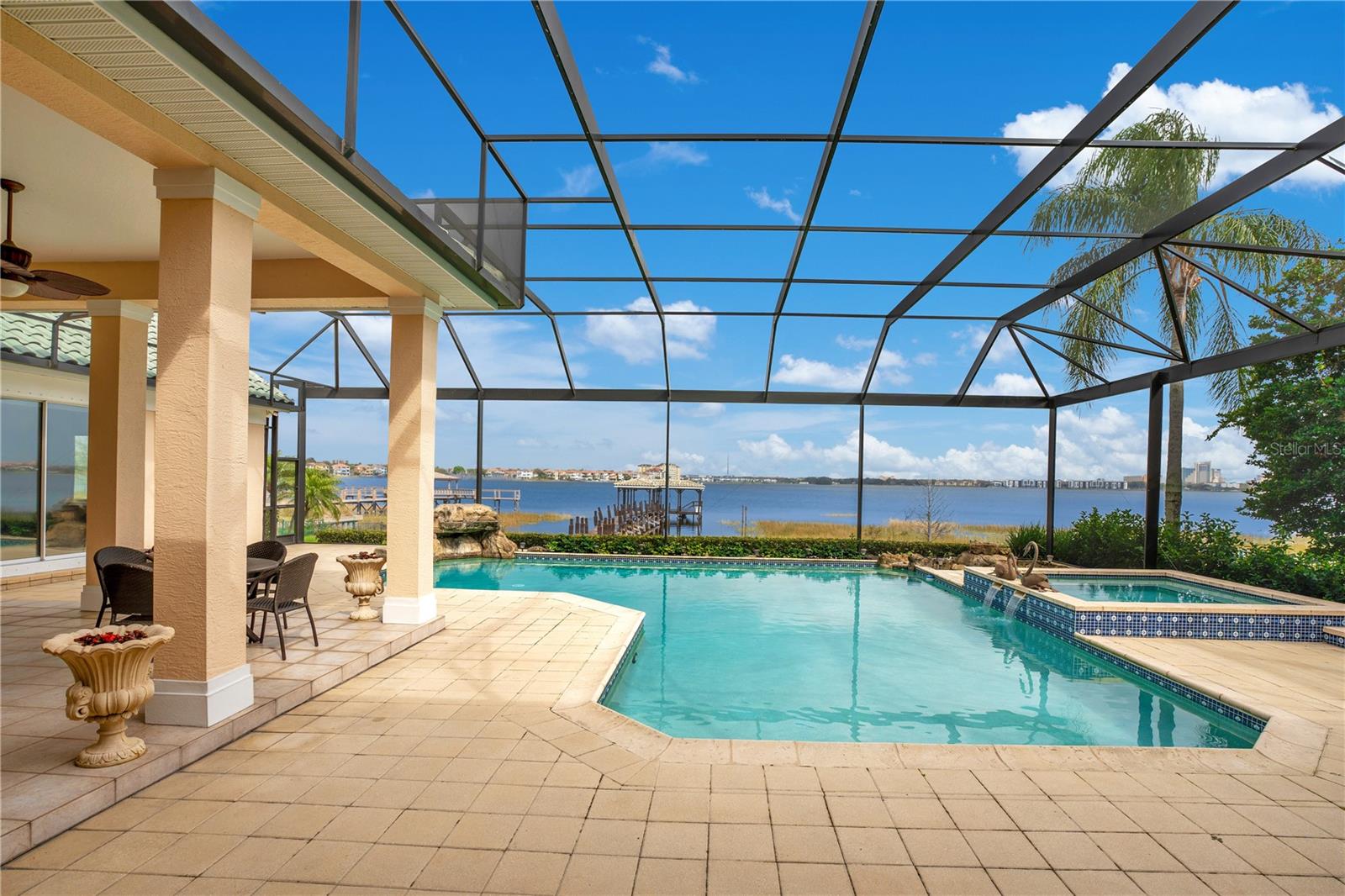 ESTS AT PHILLIPS LANDING DR PHILLIPS FL - Residential