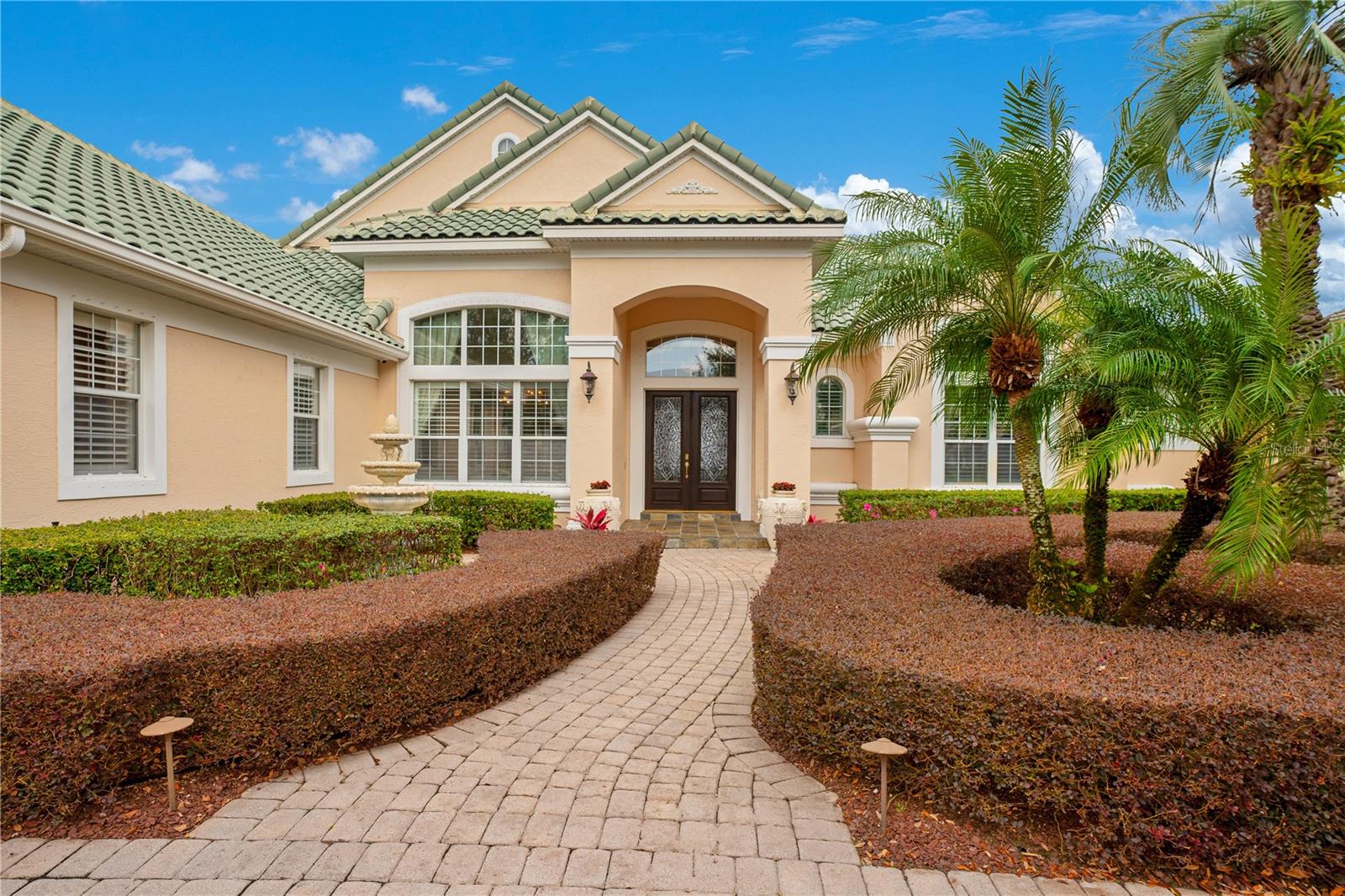 ESTS AT PHILLIPS LANDING DR PHILLIPS FL - Residential