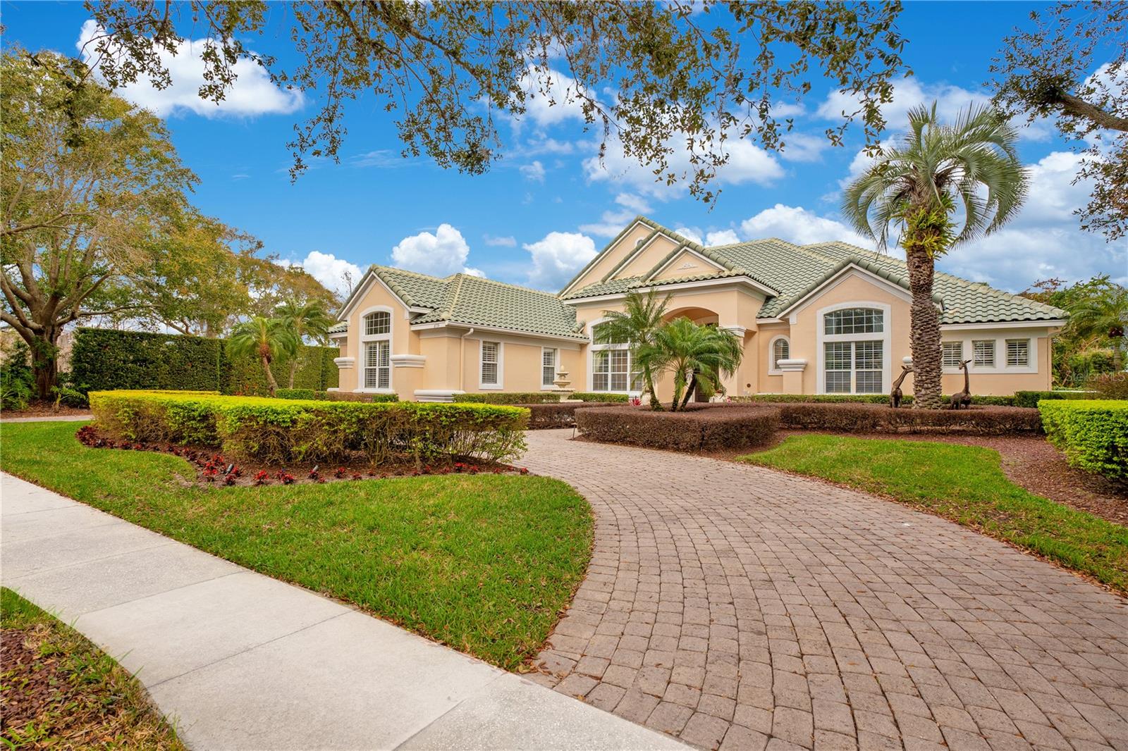 ESTS AT PHILLIPS LANDING DR PHILLIPS FL - Residential